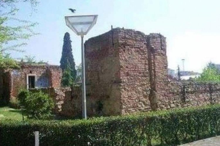 5. Murad'ın av k&ouml;şk&uuml;n&uuml;n aslına uygun restore edilmemesi tepki &ccedil;ekti