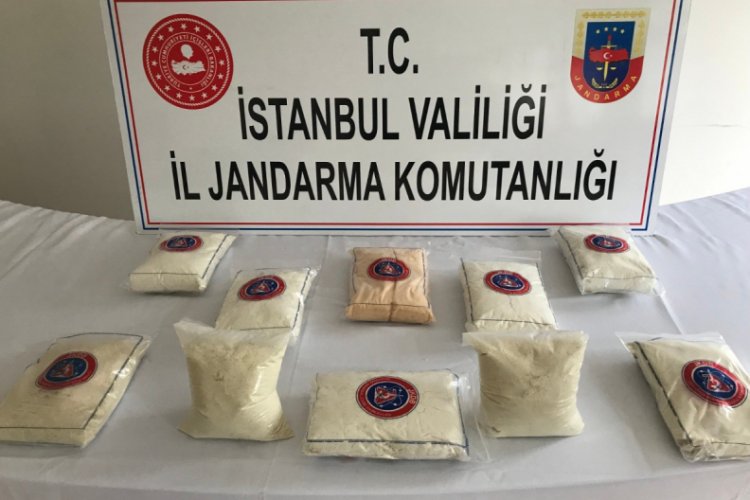 Jandarma'dan l&uuml;ks rezidansa uyuşturucu baskını kamerada