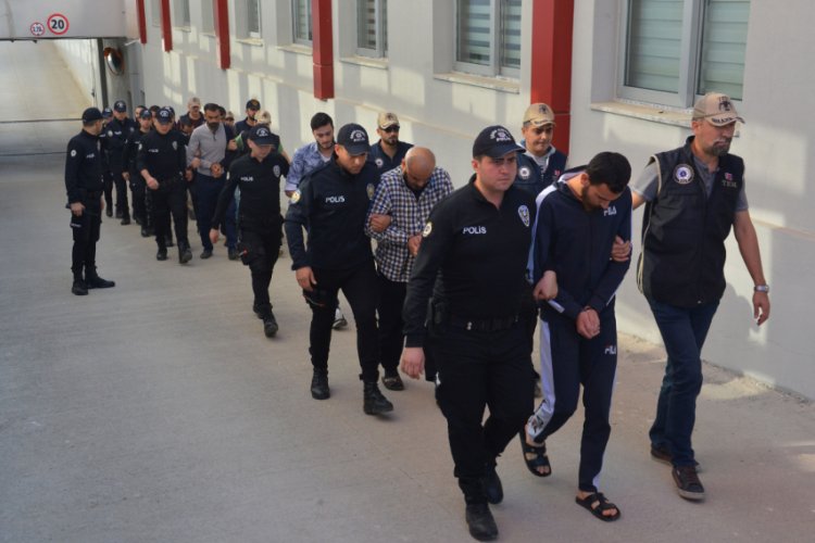DEAŞ operasyonunda gözaltına alınan 8 Suriyeli, sınır dışı edildi