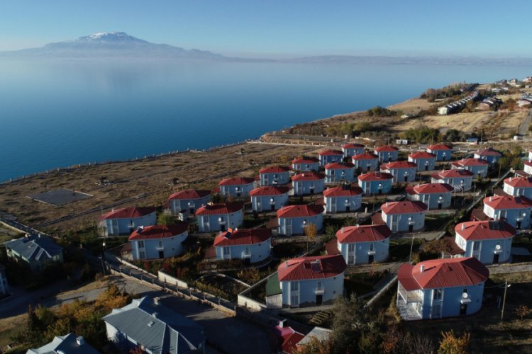 Doğu'nun y&uuml;kselen yıldızı Van, turistleri cezbediyor
