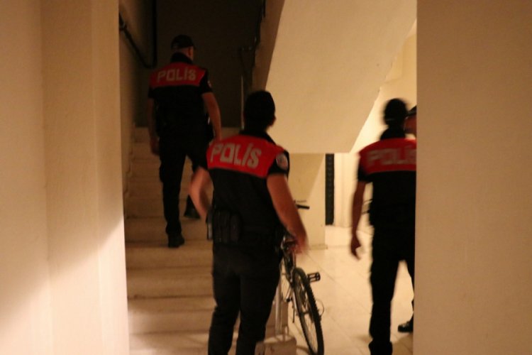 G&uuml;n&uuml;birlik dairelere polisten şok baskın