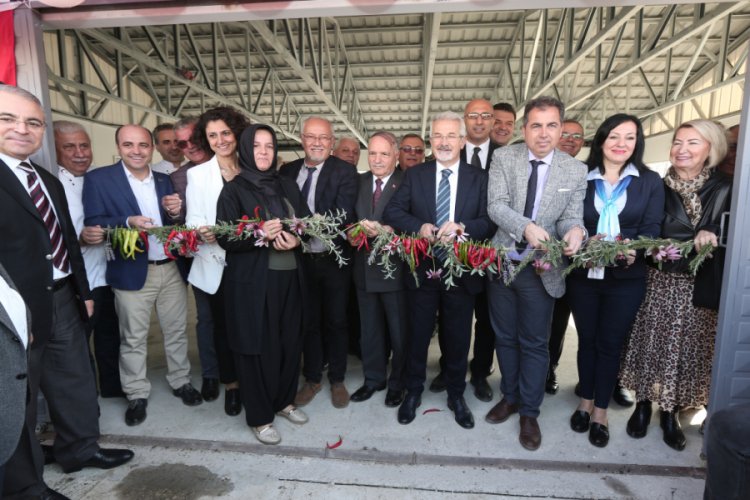Bursa'da kompost &uuml;nitesi haftada bin 400 litre pazar atığını g&uuml;breye &ccedil;evirecek