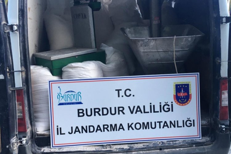 B&ouml;ceklenmiş unları &ccedil;uvallarken su&ccedil;&uuml;st&uuml; yakalandılar