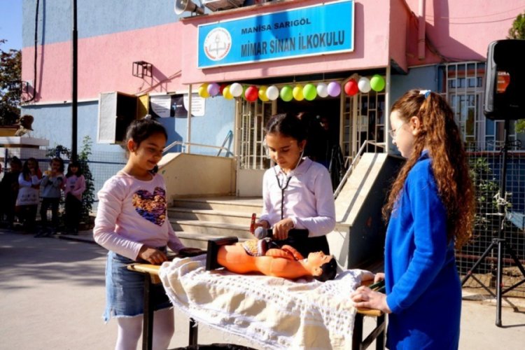 Okul ihtiya&ccedil;ları i&ccedil;in 'Pilav Şenliği' d&uuml;zenlediler