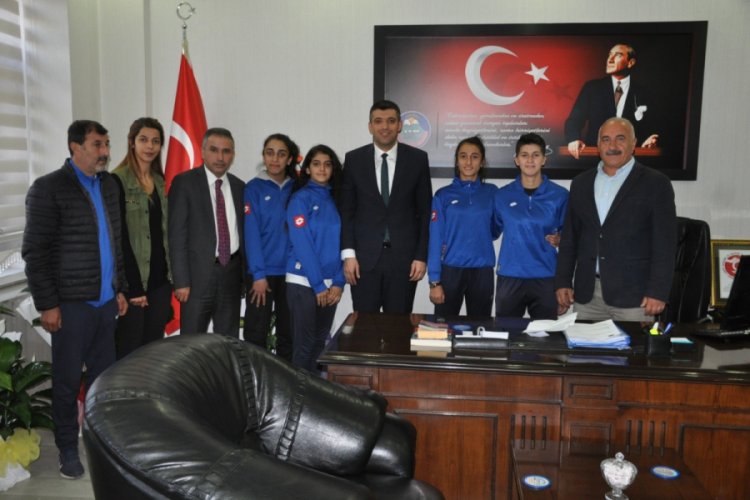 Y&uuml;ksekova'dan milli takım se&ccedil;melerine 4 kadın futbolcu
