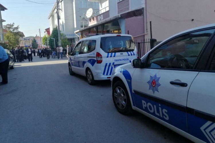 Kızıyla kavga eden damadı ve arkadaşını bı&ccedil;akladı