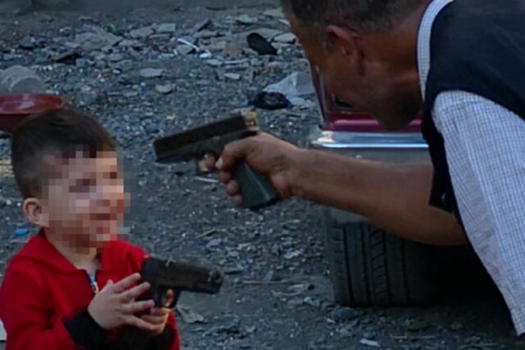 Bu iş &ccedil;ığırından &ccedil;ıktı! Sıraya girip bir de para veriyorlar
