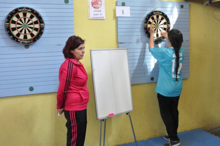 &Ouml;ğretmenler dart turnuvasında yarışacak