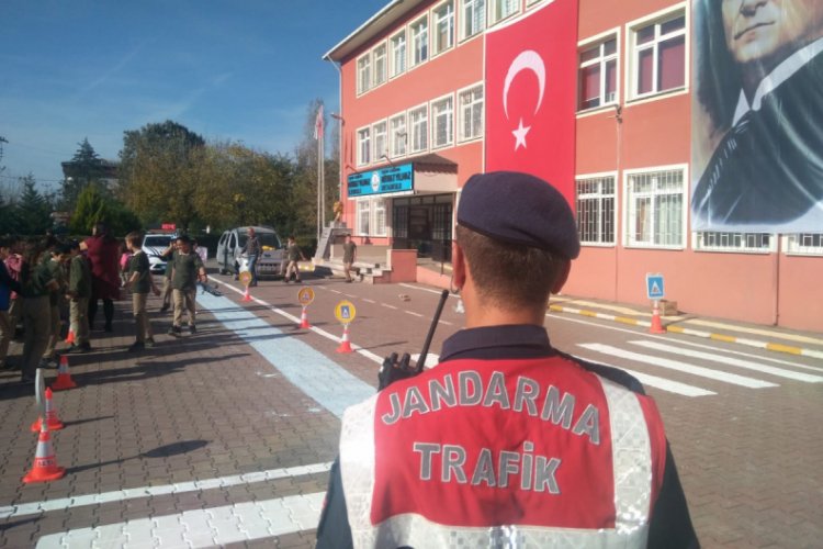 Jandarmadan "Yaya Trafik Eğitim Parkuru" uygulaması