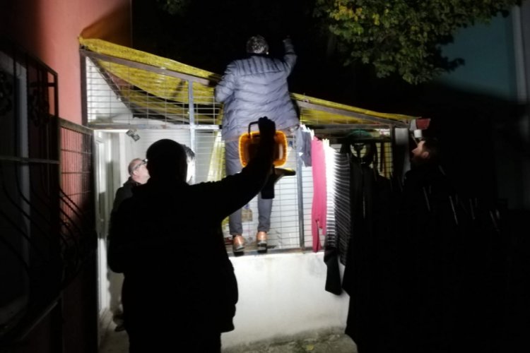 5'inci kattan atlayan gen&ccedil; kız, ağır yaralandı
