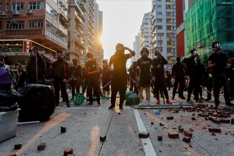 &Ccedil;in, ABD ve İngiltere'yi Hong Kong konusunda 'iki y&uuml;zl&uuml;l&uuml;k'le su&ccedil;ladı