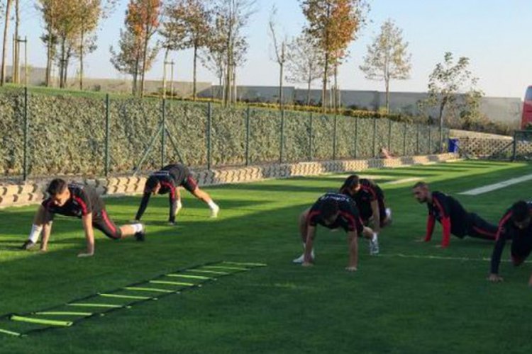 &Uuml;mit Milli Futbol Takımı, Andorra ma&ccedil;ı hazırlıklarına başladı