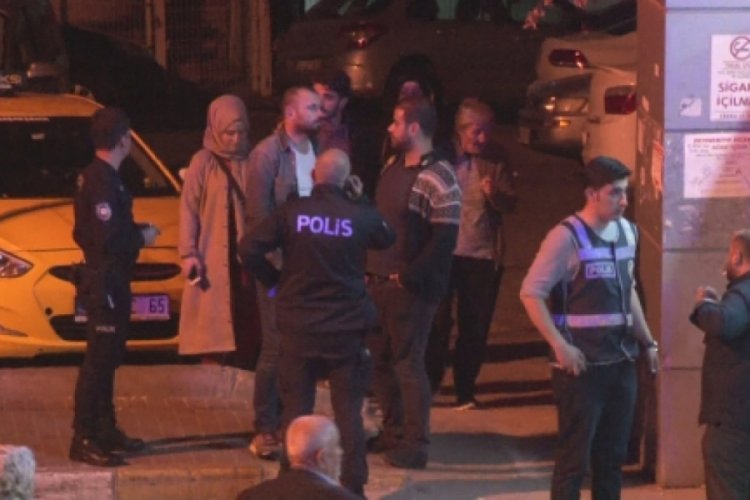 Hastanede silahlar &ccedil;ekildi: 3 yaralı