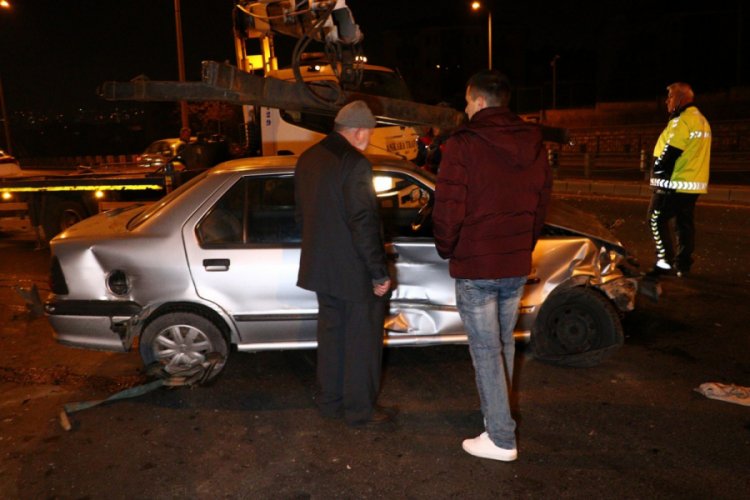 Babasının otomobilini ka&ccedil;ırdı, su&ccedil;u babasına attı
