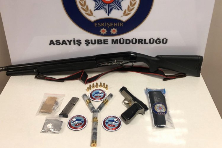 Polisin 'Dur' ihtarına uymayan ş&uuml;pheli kovalamacayla yakalandı