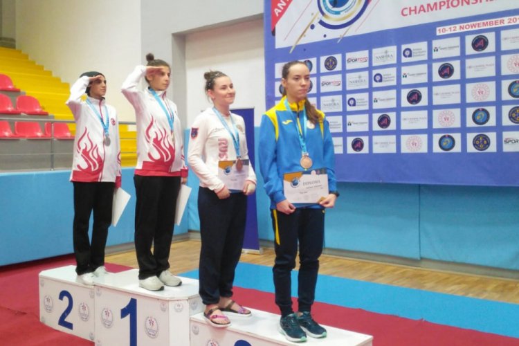İşitme Engelliler Tekvando'da milli sporculardan 17 madalya
