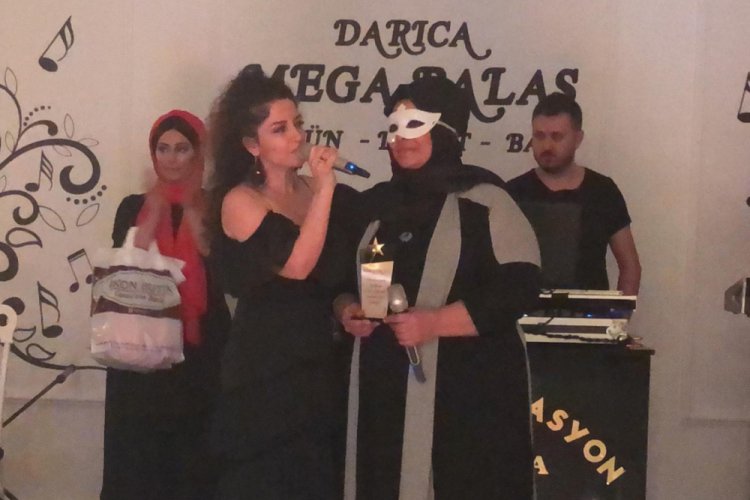 &Ccedil;ocukları cinsel istismara uğrayan anneye kadınlardan destek