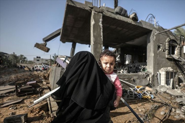 İsrail'in Gazze'ye hava saldırılarında 16 kişi hayatını kaybetti