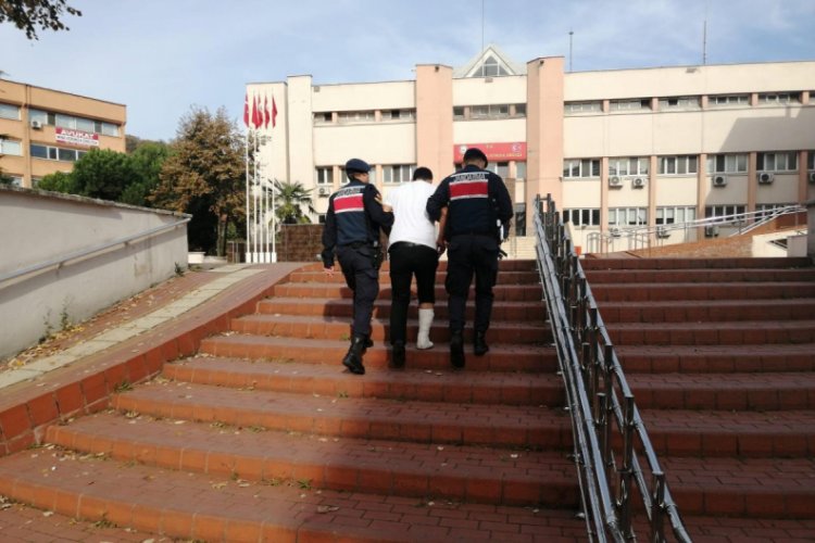 Cezaevinden ka&ccedil;tı, jandarma kıskıvrak yakaladı