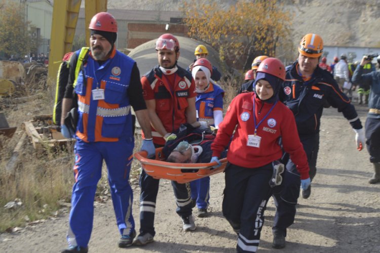 K&uuml;tahya'da maden ocağında 'g&ouml;&ccedil;&uuml;k' tatbikatı