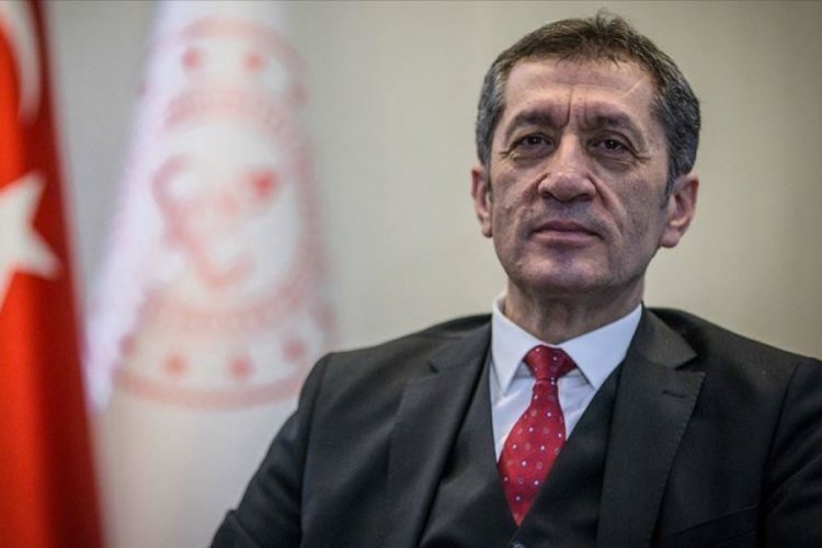 Bakan Sel&ccedil;uk'tan 'ara tatil' paylaşımı
