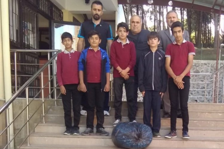&Ouml;ğrenciler 20 kilo mavi kapak topladı