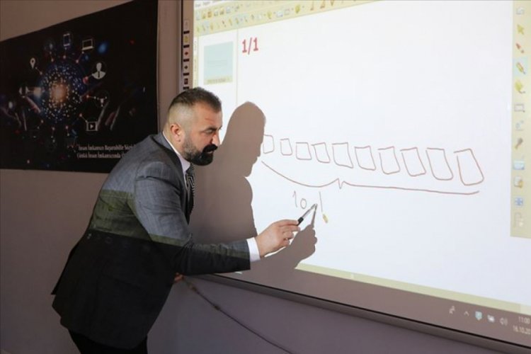 &Ouml;ğrenme g&uuml;&ccedil;l&uuml;ğ&uuml; &ccedil;eken &ouml;ğrencilerini finalist yaptı