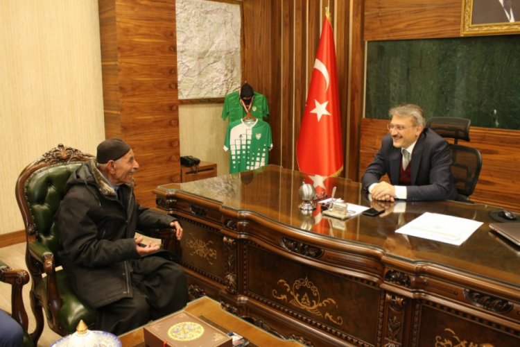 Vali Ekinci, Kore Gazisini ağırladı
