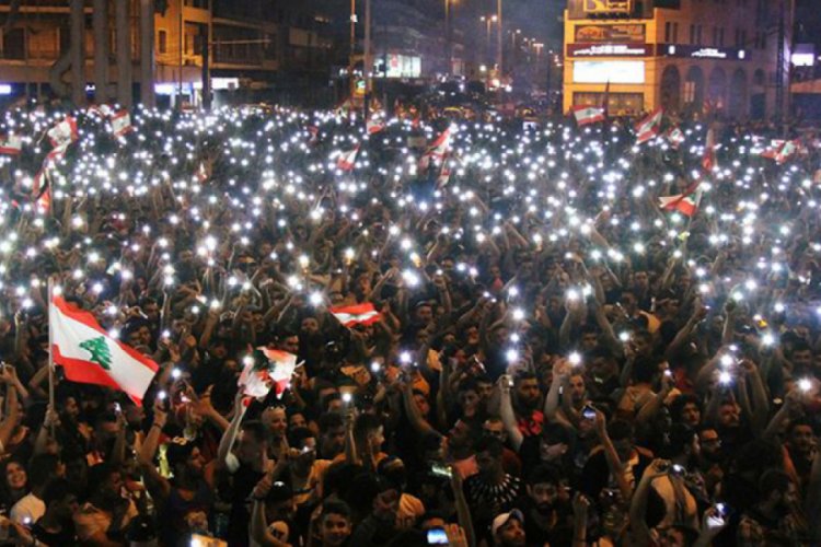 L&uuml;bnan'da haftalardır s&uuml;ren protestolarda ilk can kaybı