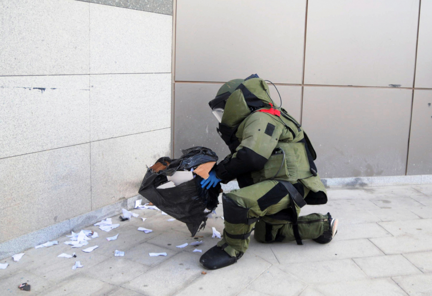 Hastanede ş&uuml;pheli paket tatbikatı