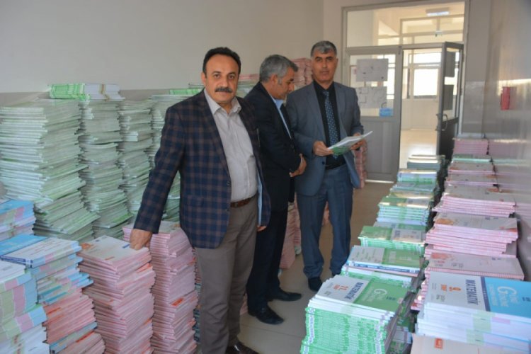Lise &ouml;ğrencilerine sınavlara hazırlık kitapları dağıtılacak