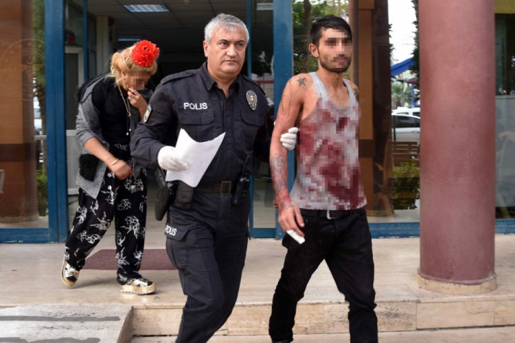 Sevgilisini taciz ettiğini &ouml;ne s&uuml;rd&uuml;ğ&uuml; &ccedil;ocuğu d&ouml;ner bı&ccedil;ağıyla yaraladı