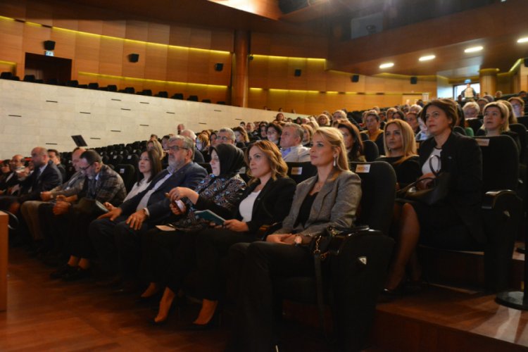 Bursa'da Ekonomi Zirvesi yoğun katılım ile ger&ccedil;ekleşti