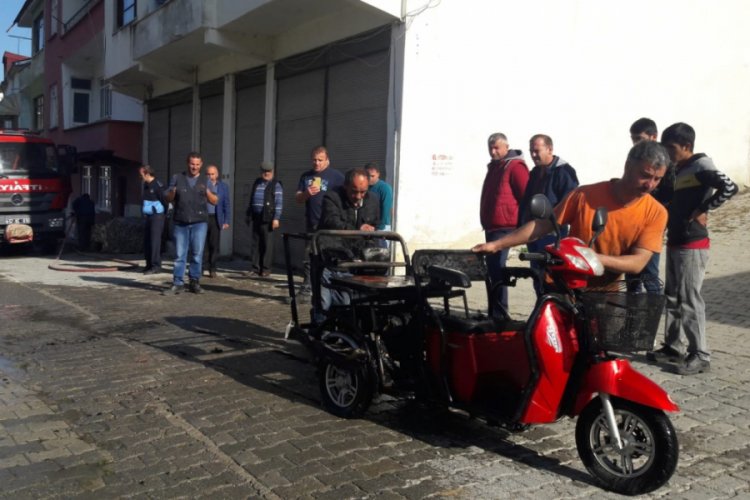 Elektrikli motosiklet alev aldı