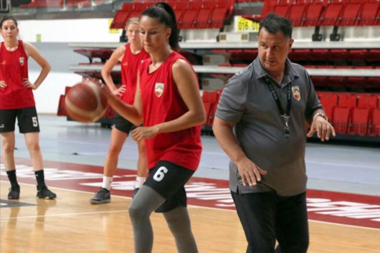 6 kez isim değişikliğine giden kul&uuml;b&uuml;n 12 yılda tek değişmezi oldu