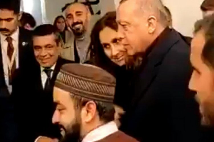 ABD'de bir M&uuml;sl&uuml;man, cami ziyaretindeki Erdoğan'a seslendi: I love you man