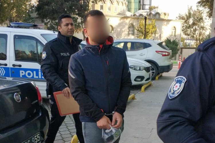 Ruhsatsız silahla yakalanınca g&ouml;zaltına alındı