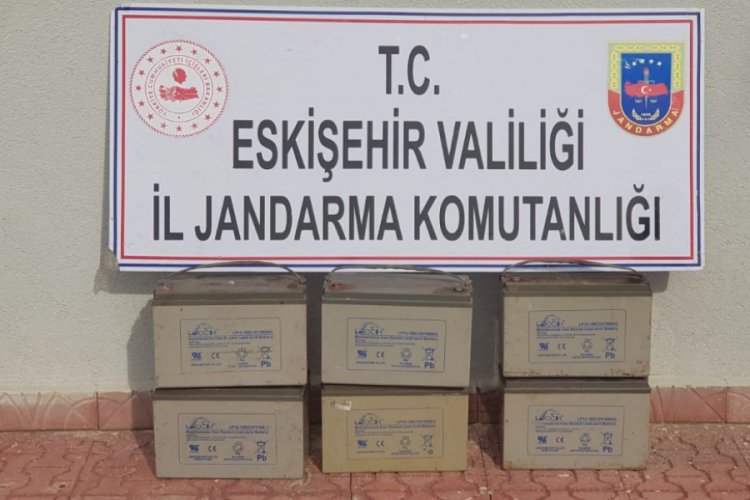 Ak&uuml; hırsızı 2 ş&uuml;pheli jandarma ekiplerince yakalandı
