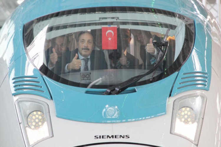 Siemens'in &uuml;rettiği y&uuml;ksek hızlı tren setlerinin ilki teslim alındı
