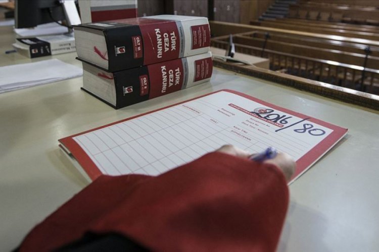 KHK ile ihra&ccedil; edilen eski hakimden ByLock &ccedil;ıktı