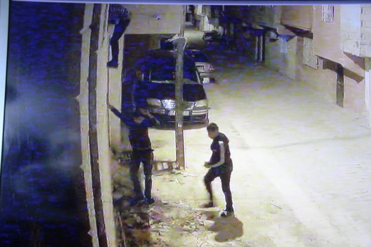 Camide gece yarısı utandıran hırsızlık