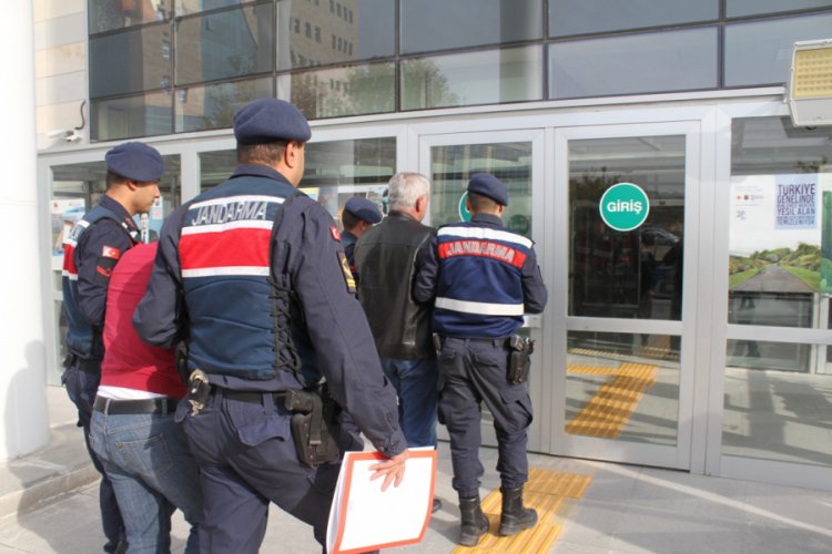 Villaları soyan 2 ş&uuml;pheli su&ccedil; &uuml;st&uuml; yakalandı