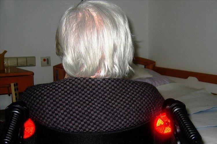 Okuma yazma bilmemek demans riskini &uuml;&ccedil; katına &ccedil;ıkarabilir