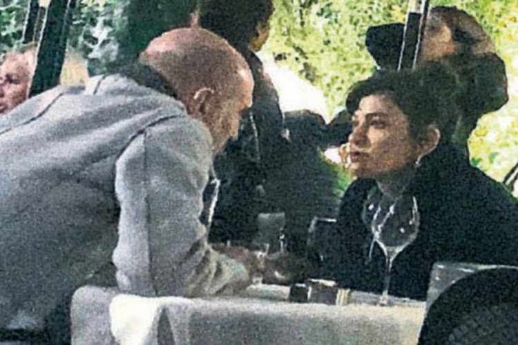 Berrak T&uuml;z&uuml;nata&ccedil;'ı &ouml;p&uuml;c&uuml;klere boğdu
