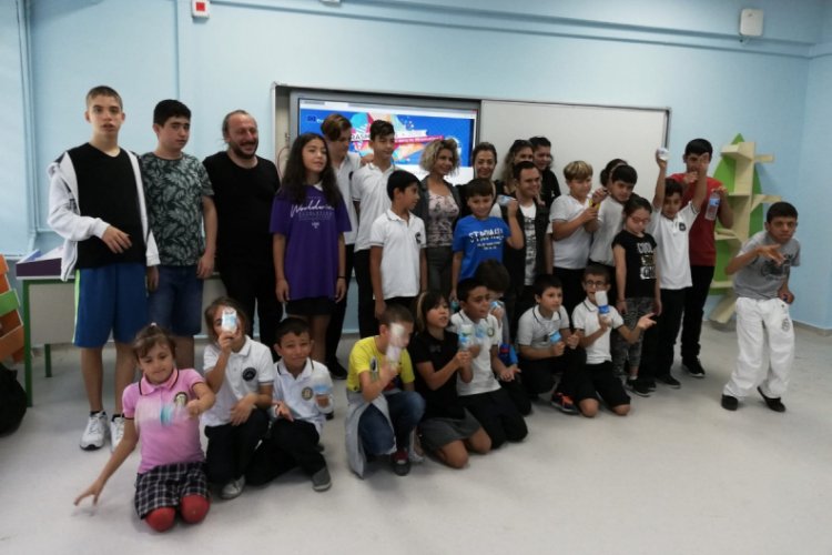 &Ouml;zel eğitim sınıfları ile hayata tat katıyorlar