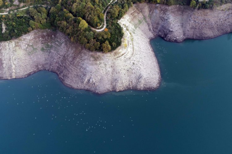Sapanca G&ouml;l&uuml;'nden Yuvacık Barajı'na su takviyesi