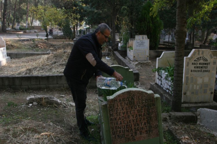 Şehitlik bakım bekliyor