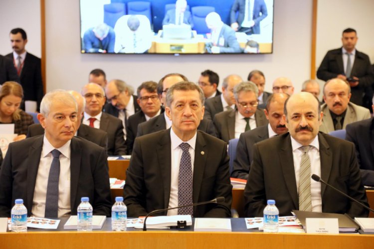 Bakan Sel&ccedil;uk: &Ouml;ğretmen başına &ouml;ğrenci sayısı ilkokulda 16, ortaokulda 11'e d&uuml;şt&uuml;