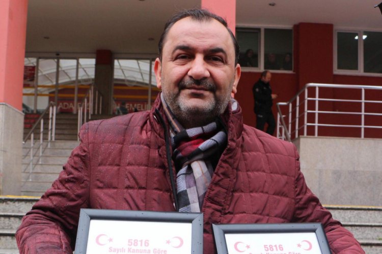 Anıtkabir'de slogan atan gen&ccedil;lere k&uuml;f&uuml;r eden iş insanı g&ouml;zaltına alındı