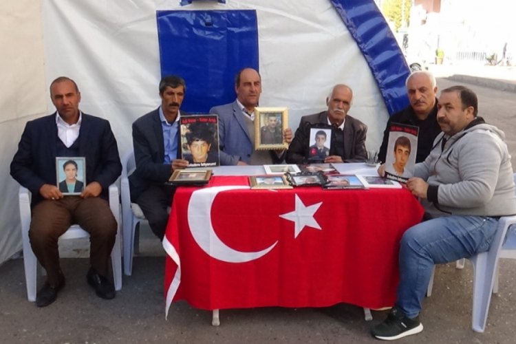 HDP &ouml;n&uuml;ndeki ailelerin evlat n&ouml;beti 75'inci g&uuml;nde